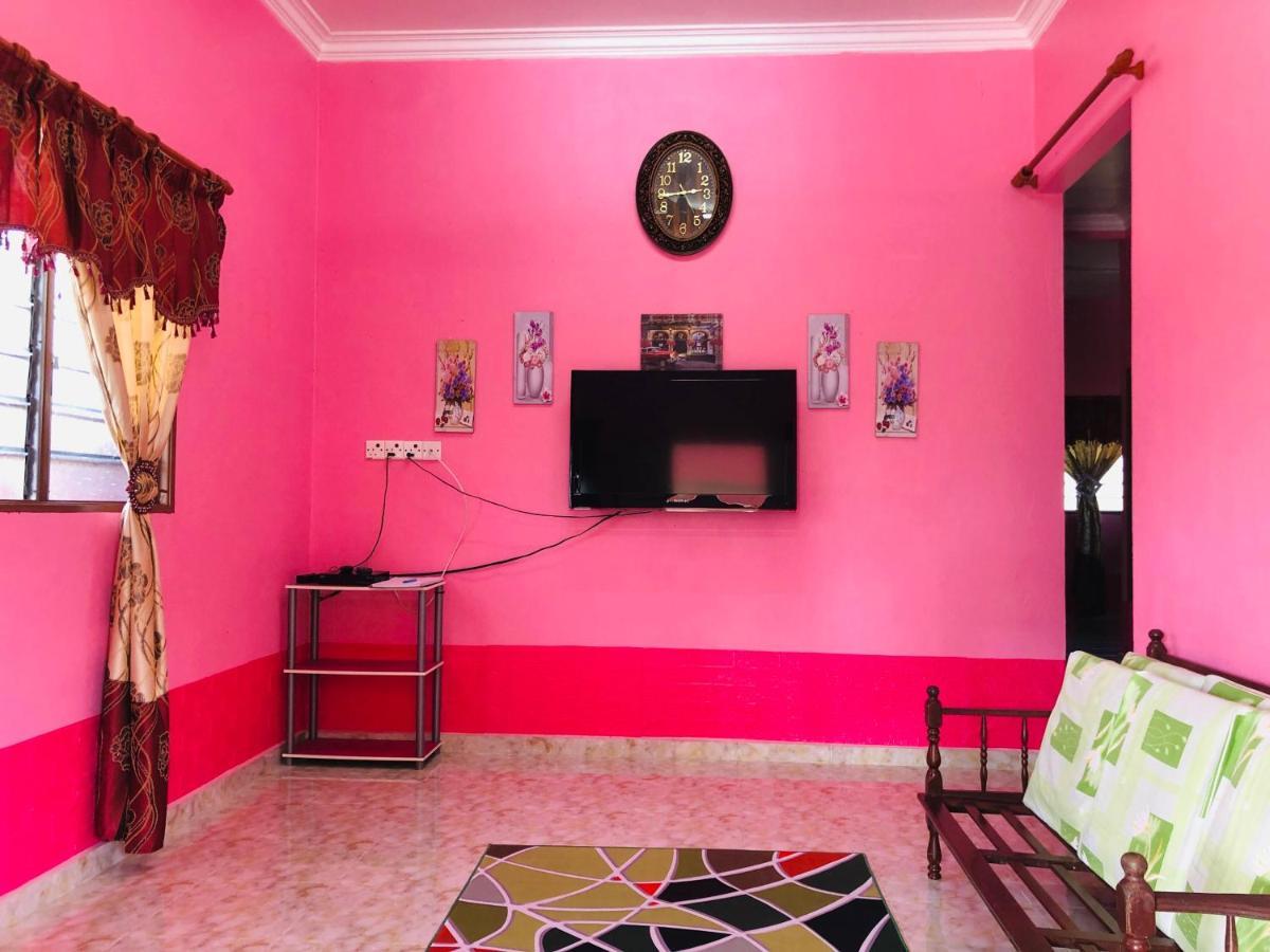 Homestay Tok Abah Dalam Rhu Pasir Puteh Exterior photo