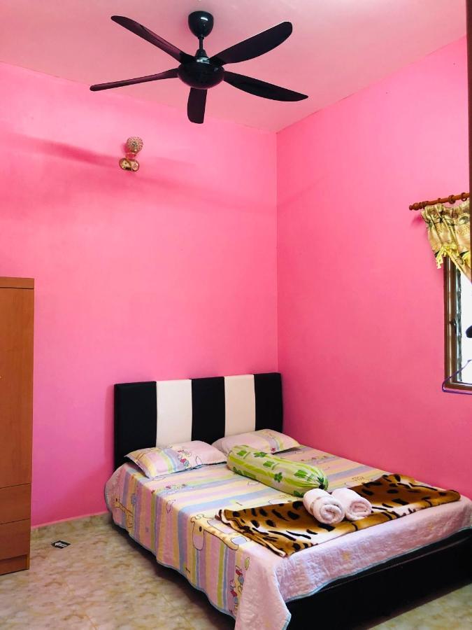 Homestay Tok Abah Dalam Rhu Pasir Puteh Exterior photo