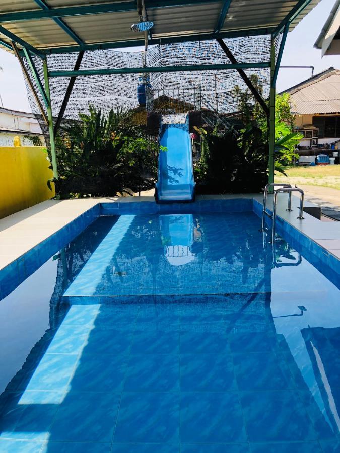 Homestay Tok Abah Dalam Rhu Pasir Puteh Exterior photo
